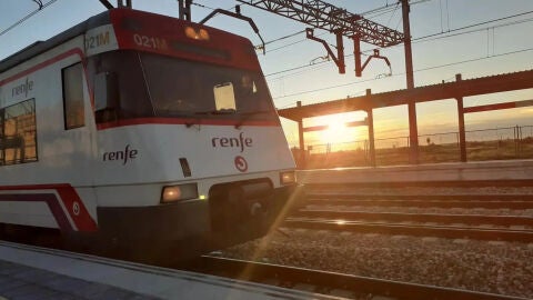 Els trens de Rodalies han estat aturats per una avaria d’Adif Els trens de Rodalies han estat aturats per una avaria d’Adif