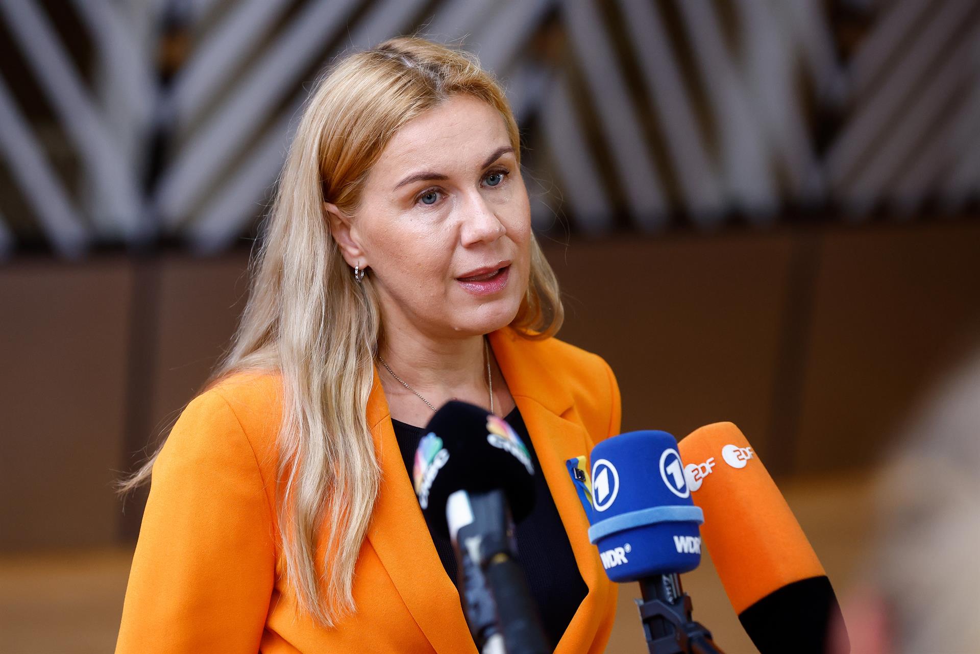 La UE acuerda limitar el precio del gas y reducir el consumo de electricidad La UE acuerda limitar el precio del gas y reducir el consumo de electricidad