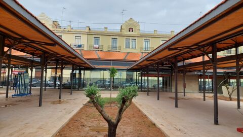 Jard&iacute;n interior del Mercado del Grao