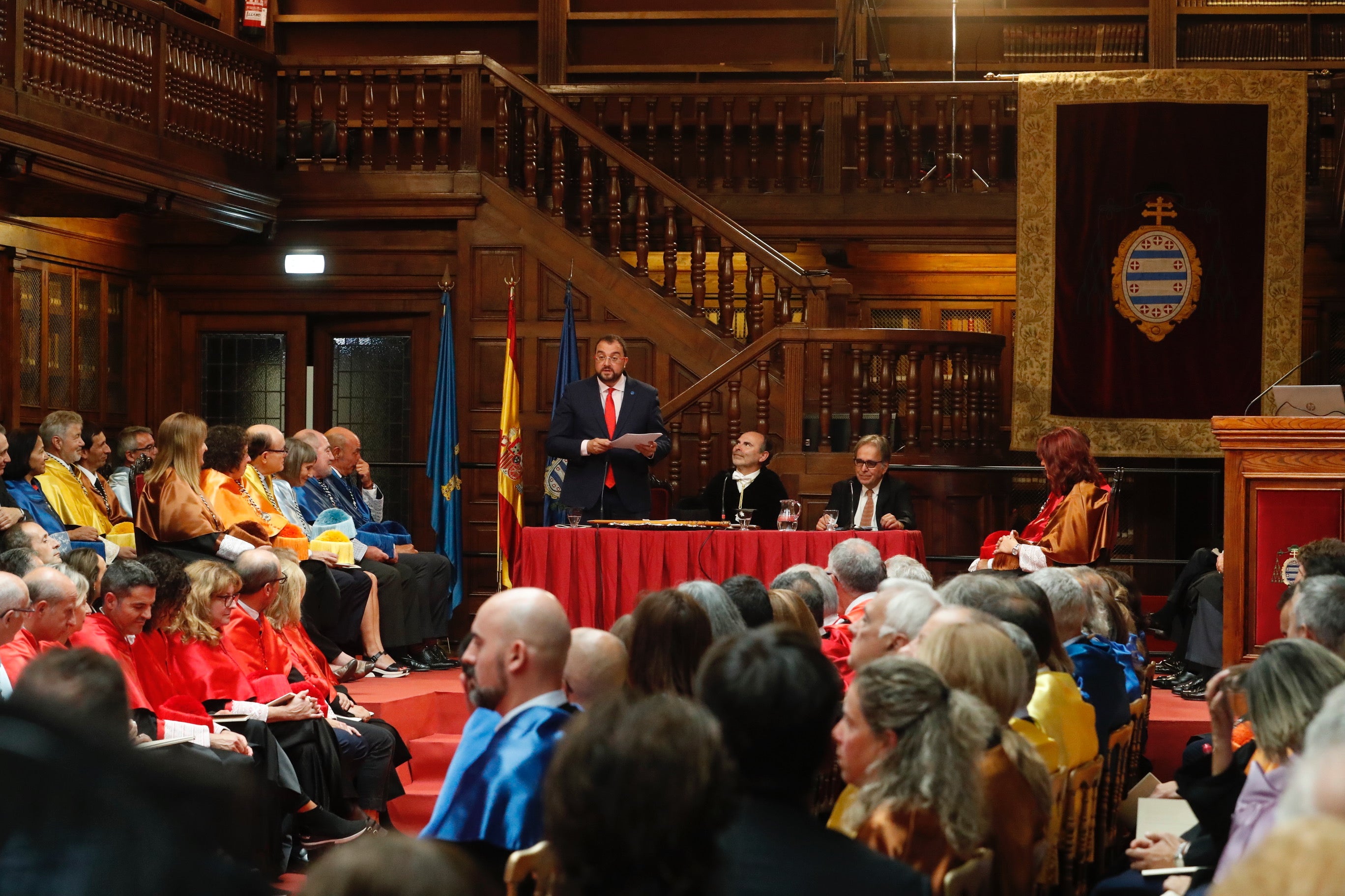 Mil millones para la universidad en seis años Mil millones para la universidad en seis años