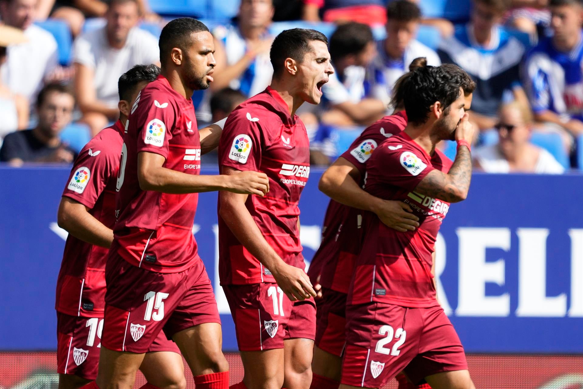 El Sevilla coge aire tras ganar con sufrimiento al Espanyol El Sevilla coge aire tras ganar con sufrimiento al Espanyol