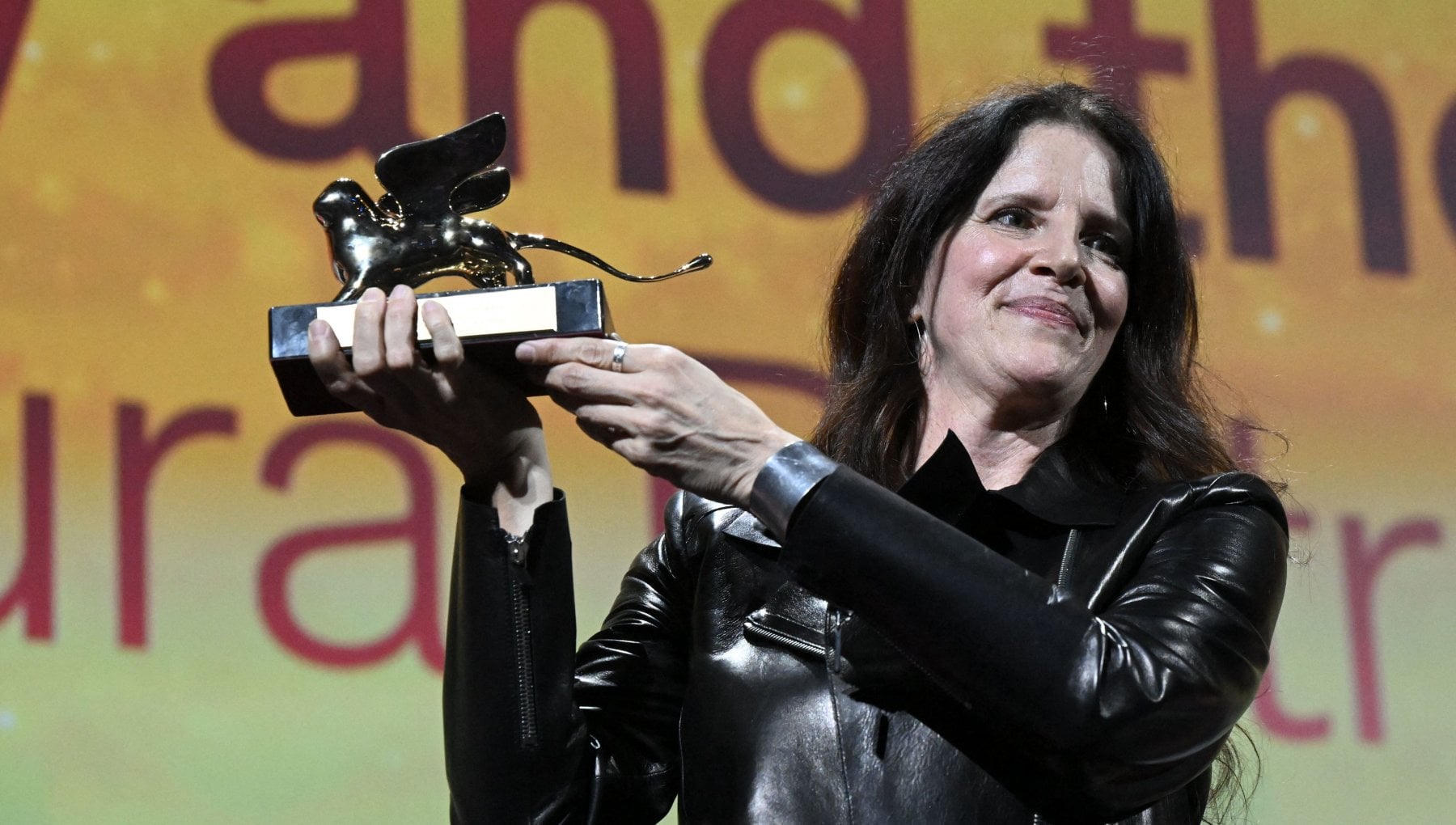 El documental 'All the beauty and the bloodshed' gana el León de Oro en la Mostra de Venecia El documental 'All the beauty and the bloodshed' gana el León de Oro en la Mostra de Venecia