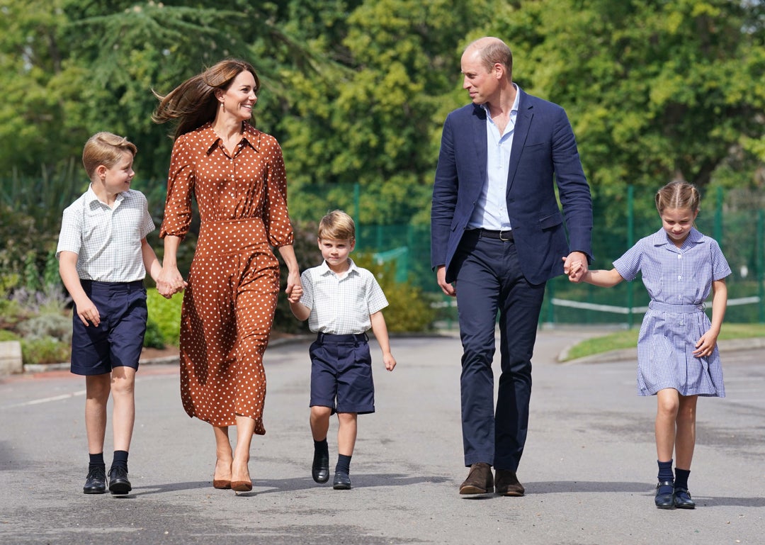 Kate Middleton, la nueva princesa de Gales creará su "propio camino" alejándose de Lady Di Kate Middleton, la nueva princesa de Gales creará su "propio camino" alejándose de Lady Di