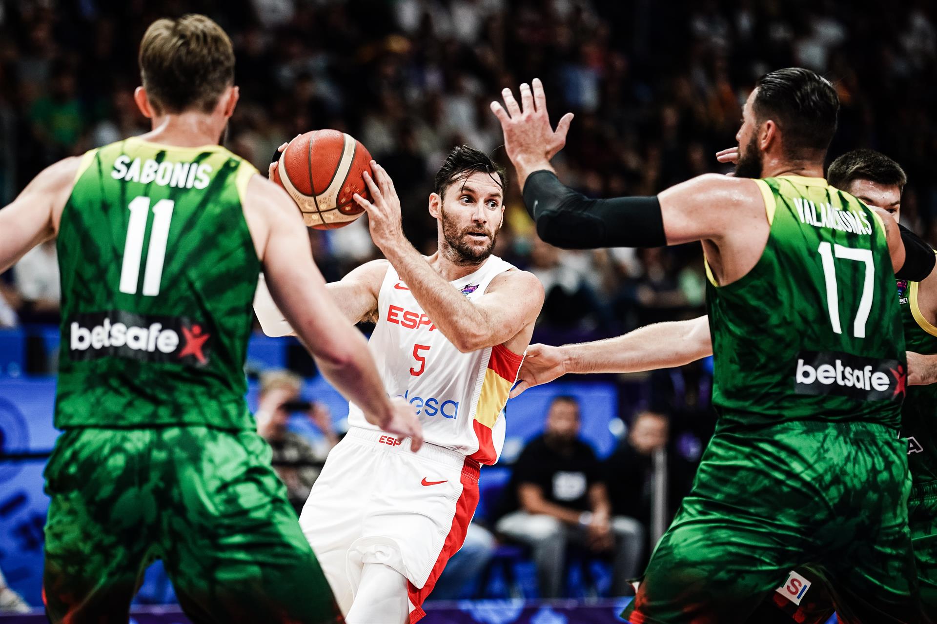 La selección española avanza a cuartos del Eurobasket tras ganar a Lituania en la prórroga La selección española avanza a cuartos del Eurobasket tras ganar a Lituania en la prórroga
