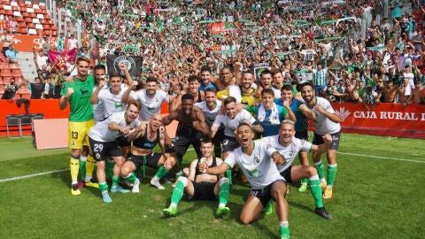 El Racing celebra el 0-2 en El Molin&oacute;n 