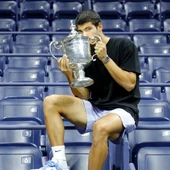 Carlos Alcaraz posa con el trofeo de campeón del US Open Carlos Alcaraz posa con el trofeo de campeón del US Open