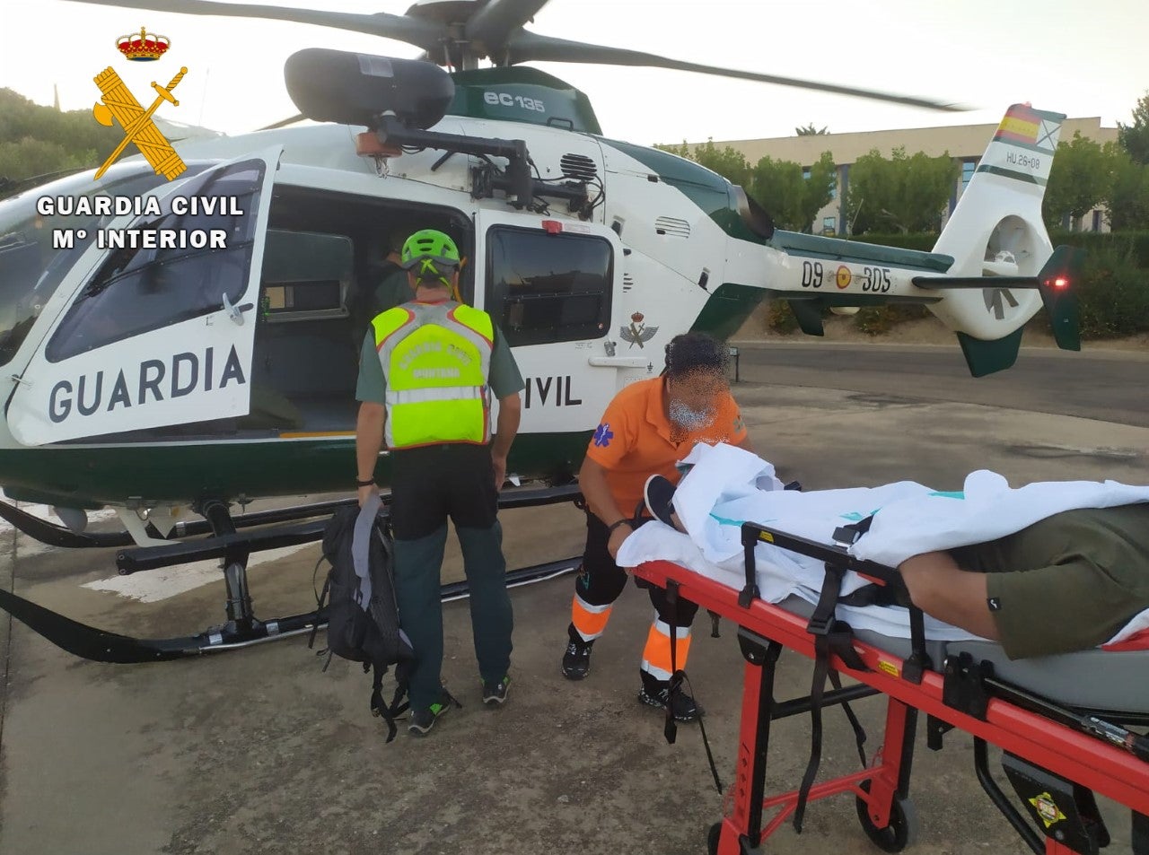 "Las tormentas hacen que se retrasen los rescates" "Las tormentas hacen que se retrasen los rescates"