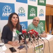 Mónica Sánchez de la Nieta y Juan Carlos Salcedo durante la rueda de prensa