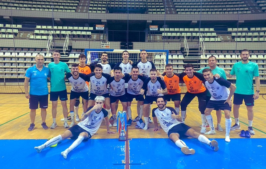 Bisontes cierra una buena pretemporada y apunta a la liga Bisontes cierra una buena pretemporada y apunta a la liga