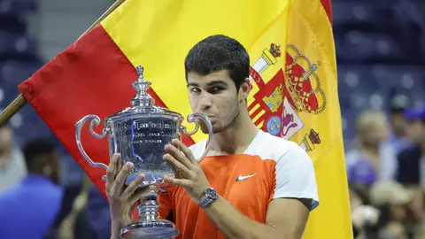 Carlos Alcaraz, el tenista más joven que alcanza el número 1 del tenis mundial