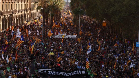 Centenares de personas asisten al acto con motivo de la Diada en Catalu&ntilde;a
