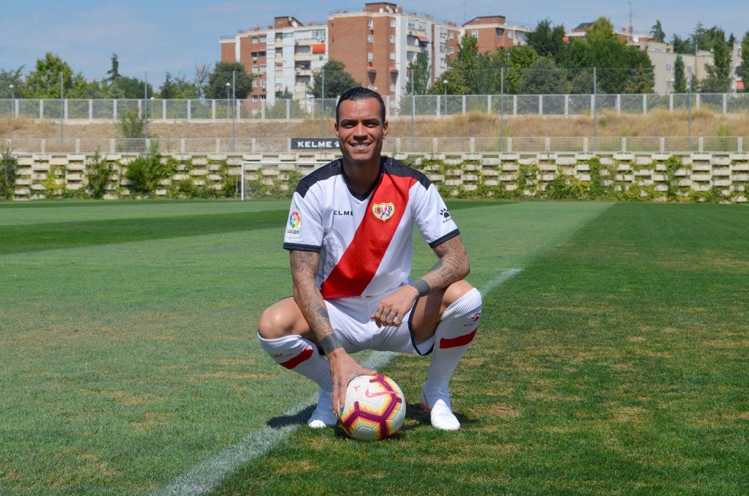 Raúl de Tomás regresa al Rayo Vallecano Raúl de Tomás regresa al Rayo Vallecano
