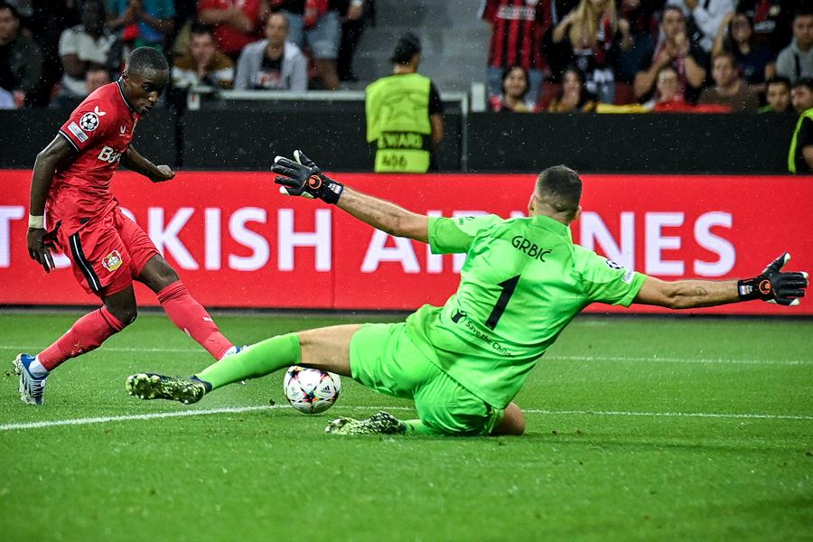 El Atlético naufraga ante el Leverkusen El Atlético naufraga ante el Leverkusen