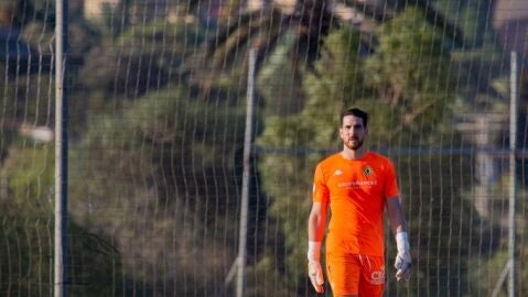 Carlos Abad, portero del H&eacute;rcules, en un amistoso de pretemporada.