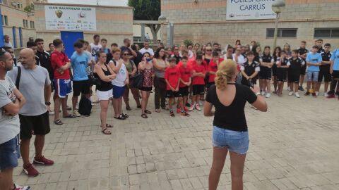 La presidenta del Joventut d'Elx, Esther Men&aacute;rguez, expone el porqu&eacute; del par&oacute;n en los entrenamientos durante este pasado lunes