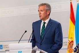 Los alcaldes de Vigo, A Coruña y Santiago critican la gira de reuniones programada por el presidente de la Xunta Los alcaldes de Vigo, A Coruña y Santiago critican la gira de reuniones programada por el presidente de la Xunta