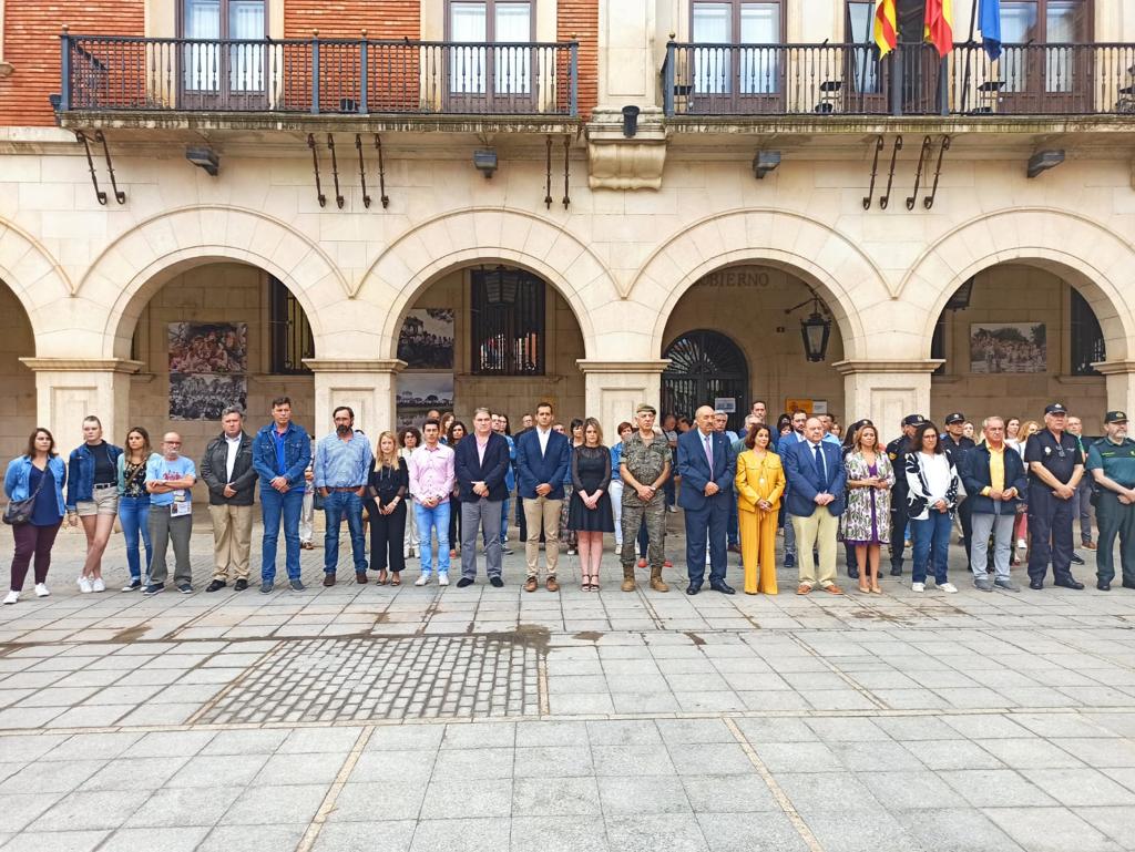 Teruel se concentra contra la violencia machista Teruel se concentra contra la violencia machista
