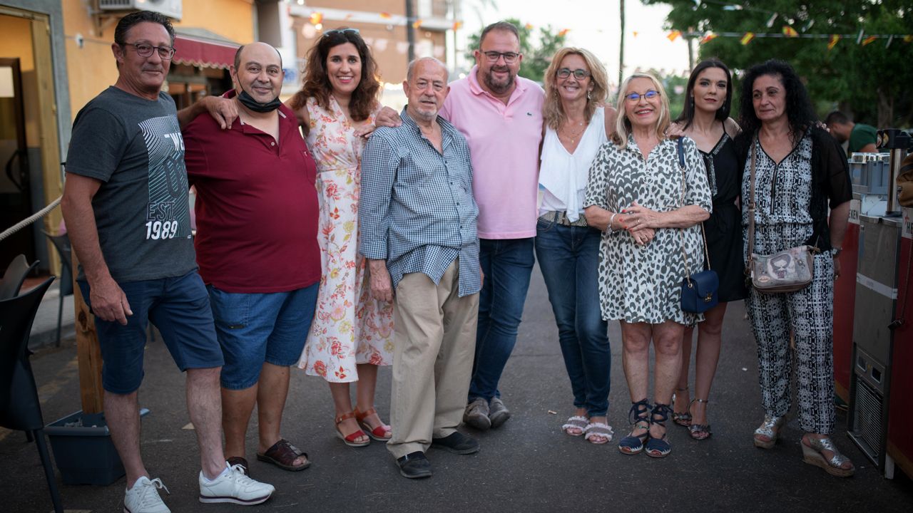 Valeriano Prida, presidente de El Barrio, tendrá un reconocimiento oficial de la ciudad por su implicación en el asociacionismo Valeriano Prida, presidente de El Barrio, tendrá un reconocimiento oficial de la ciudad por su implicación en el asociacionismo