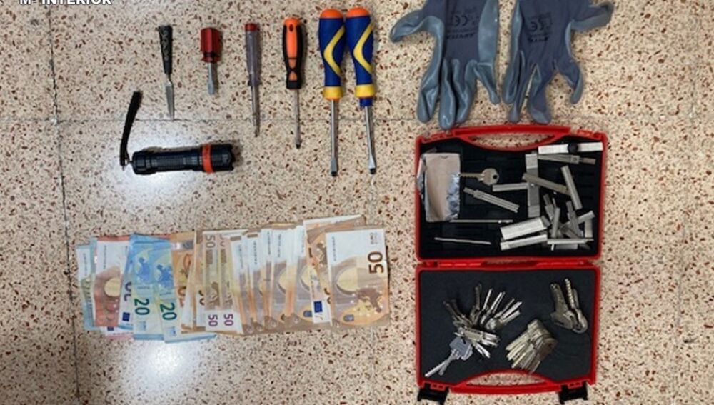Material incautado por la Guardia Civil 