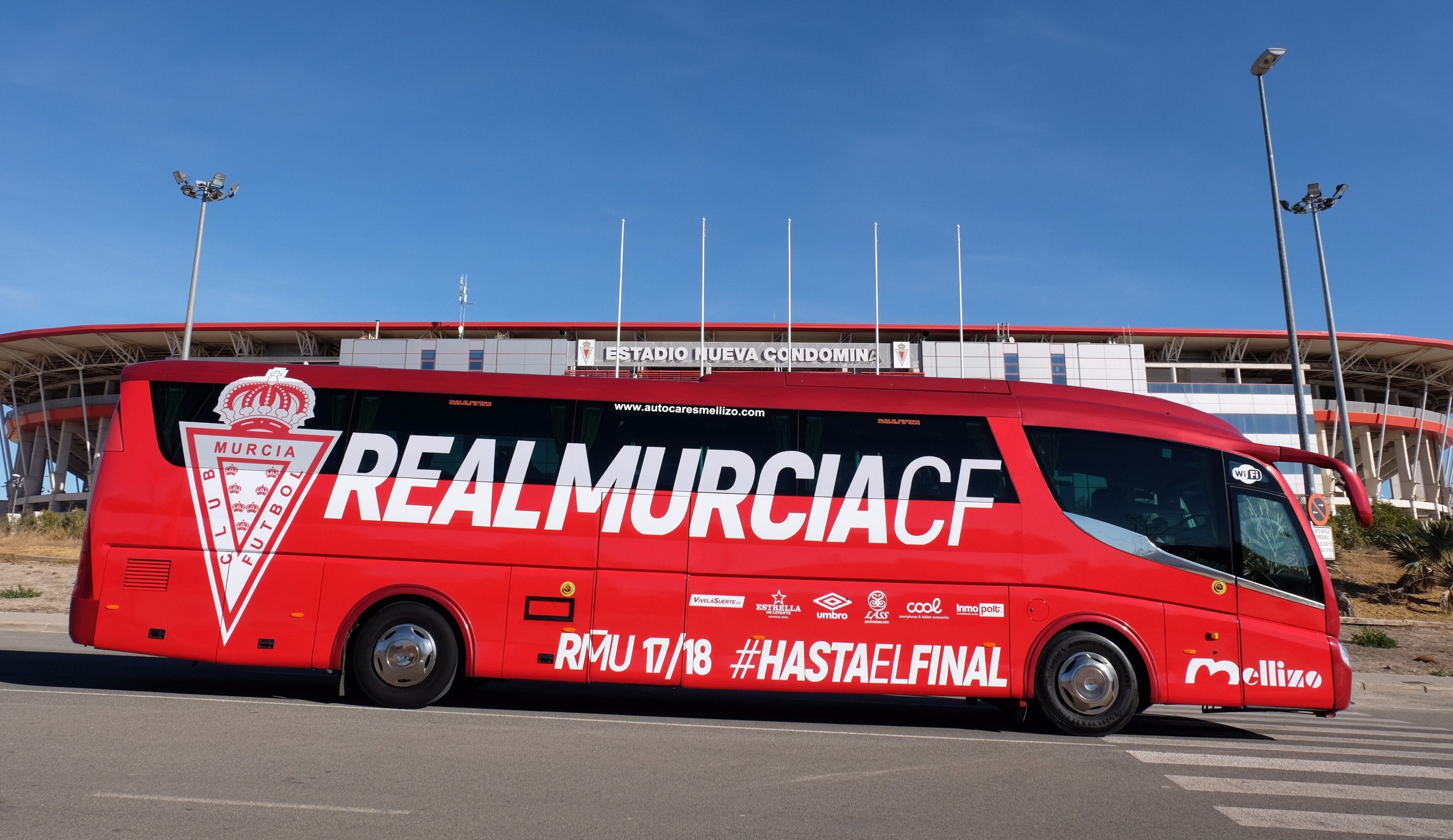 El Real Murcia estrenará autobús para Primera Federación El Real Murcia estrenará autobús para Primera Federación