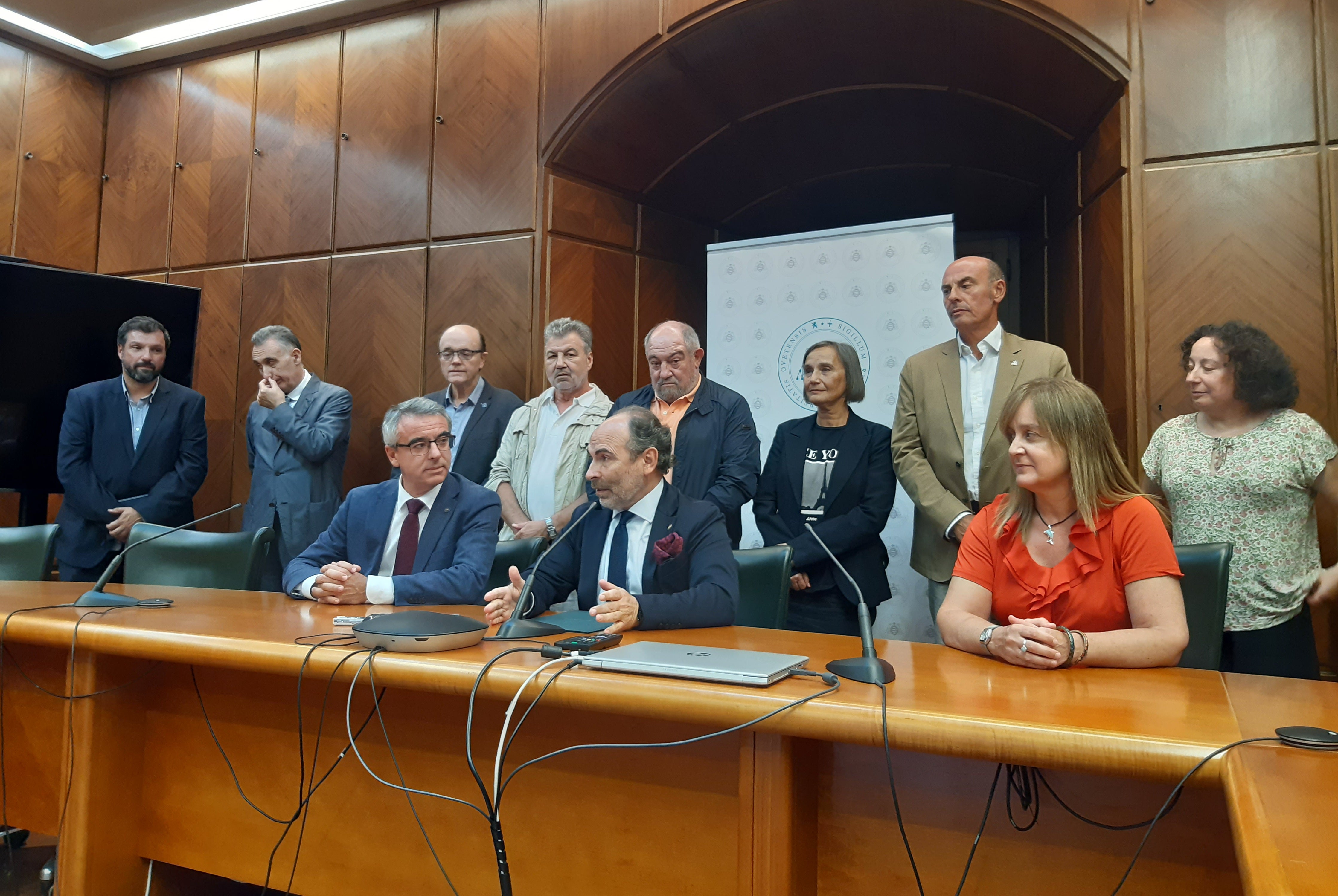 El rector Villaverde acusa a alcalde Canteli de "un inadmisible chantaje" El rector Villaverde acusa a alcalde Canteli de "un inadmisible chantaje"