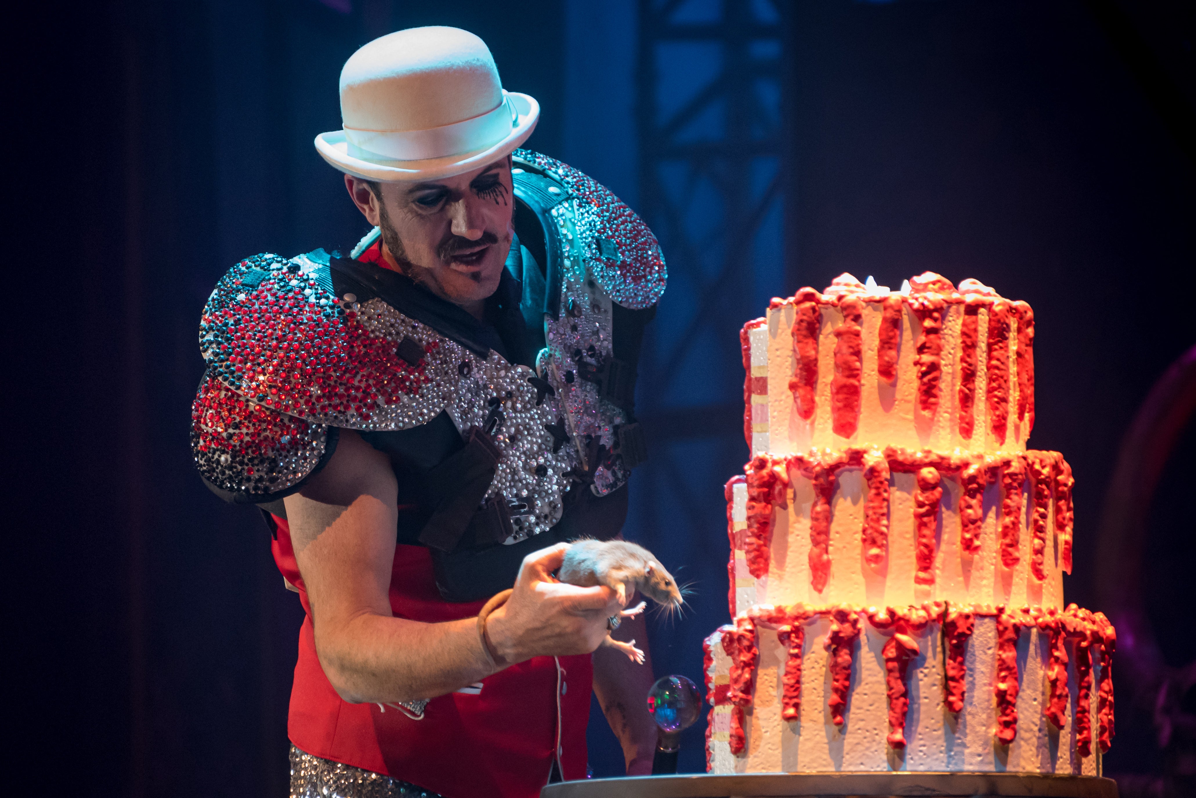 Alex O'Dogherty 'revoluciona' Cádiz desde hoy con 'The Hole X': "Venimos a decir que la gente viva su vida y que no tenga ataduras" Alex O'Dogherty 'revoluciona' Cádiz desde hoy con 'The Hole X': "Venimos a decir que la gente viva su vida y que no tenga ataduras"