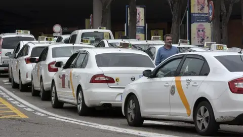Los taxistas vuelven a parar en contra de la nueva regulación de las VTC