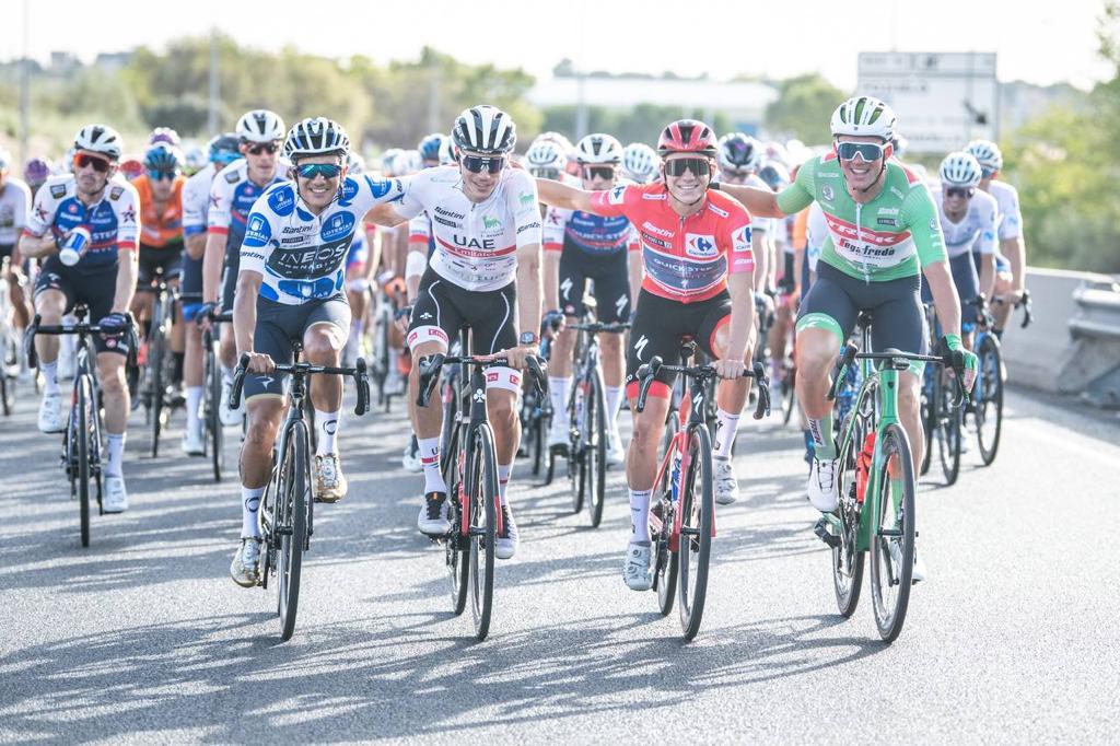 Cicloestadio 1x24 | ¿Puede Evenepoel ganar el Tour? ¿Qué futuro espera a Juan Ayuso y Carlos Rodríguez? Cicloestadio 1x24 | ¿Puede Evenepoel ganar el Tour? ¿Qué futuro espera a Juan Ayuso y Carlos Rodríguez?