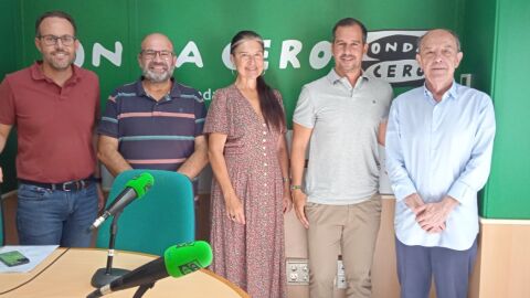 H&eacute;ctor D&iacute;ez, Felip S&aacute;nchez, Mayte Vilaseca, Jose Navarro y el profesor Jos&eacute; Ruiz