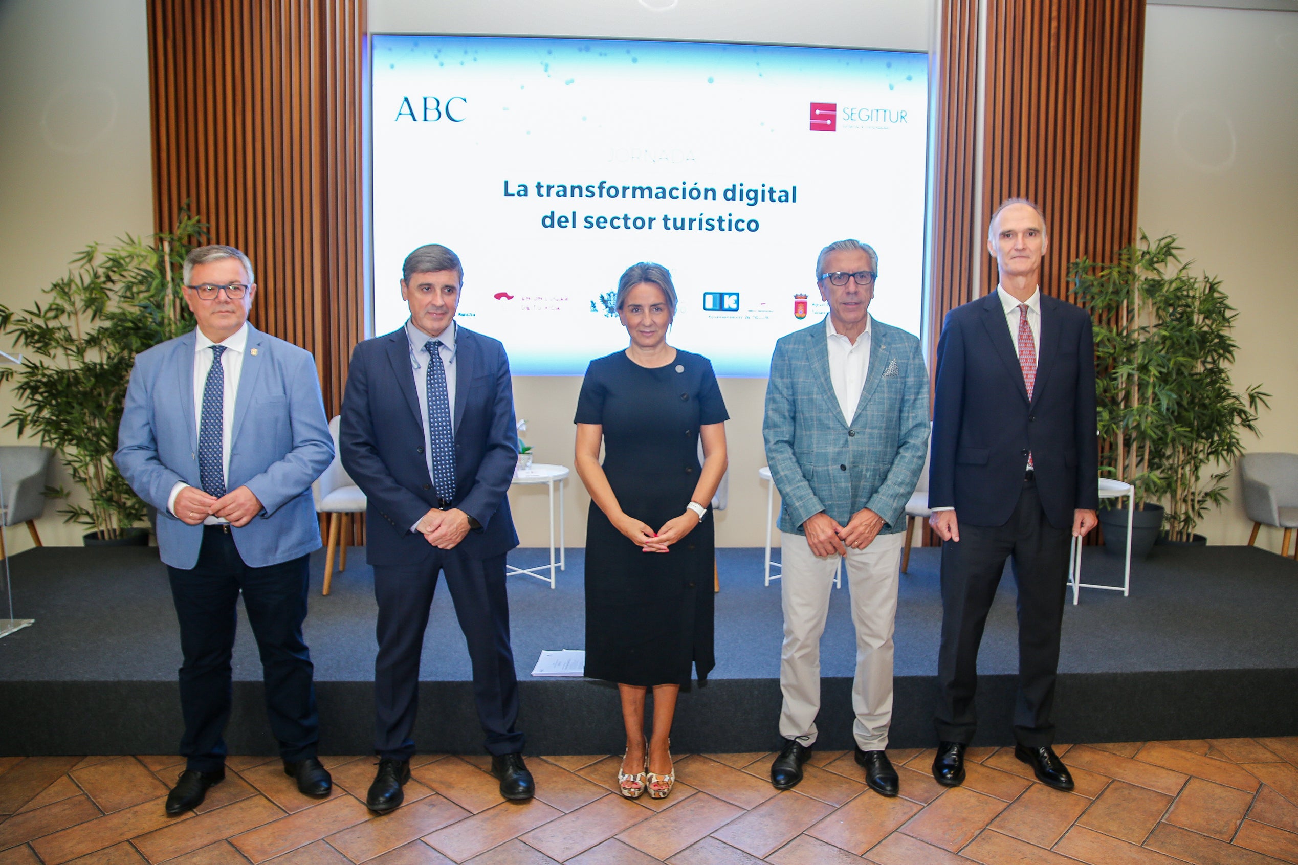Milagros Tolón participa en una jornada sobre turismo en Toledo Milagros Tolón participa en una jornada sobre turismo en Toledo