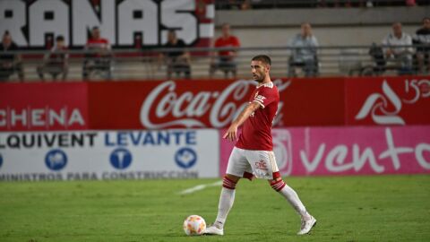 Íñigo Piña, jugador del Real Murcia en el Enrique Roca