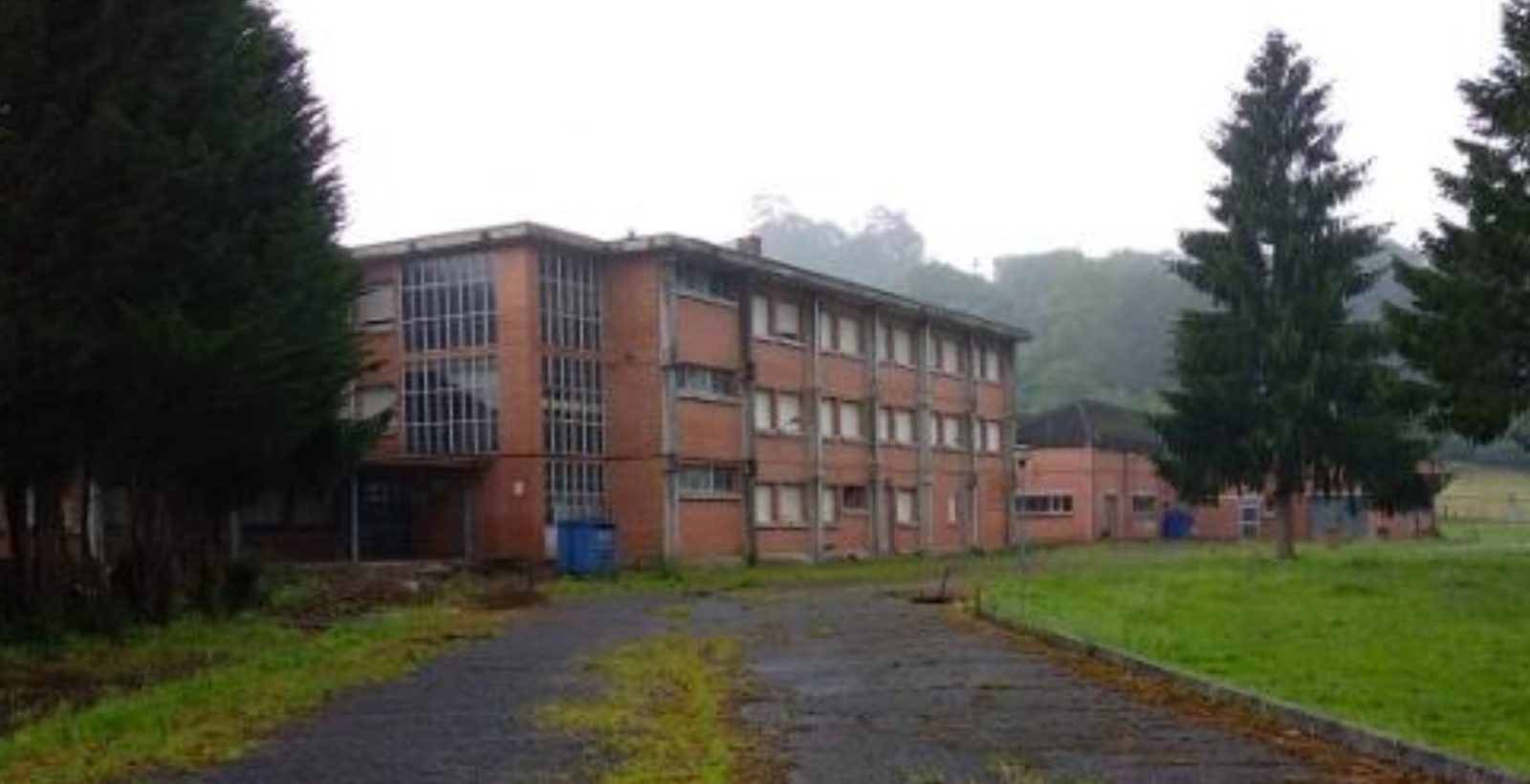 Piloña presenta un proyecto de 1,5 millones para la reforma del edificio de FP de San Cipriano Piloña presenta un proyecto de 1,5 millones para la reforma del edificio de FP de San Cipriano