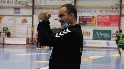 &Aacute;lvaro Senovilla, entrenador del Balonmano Nava