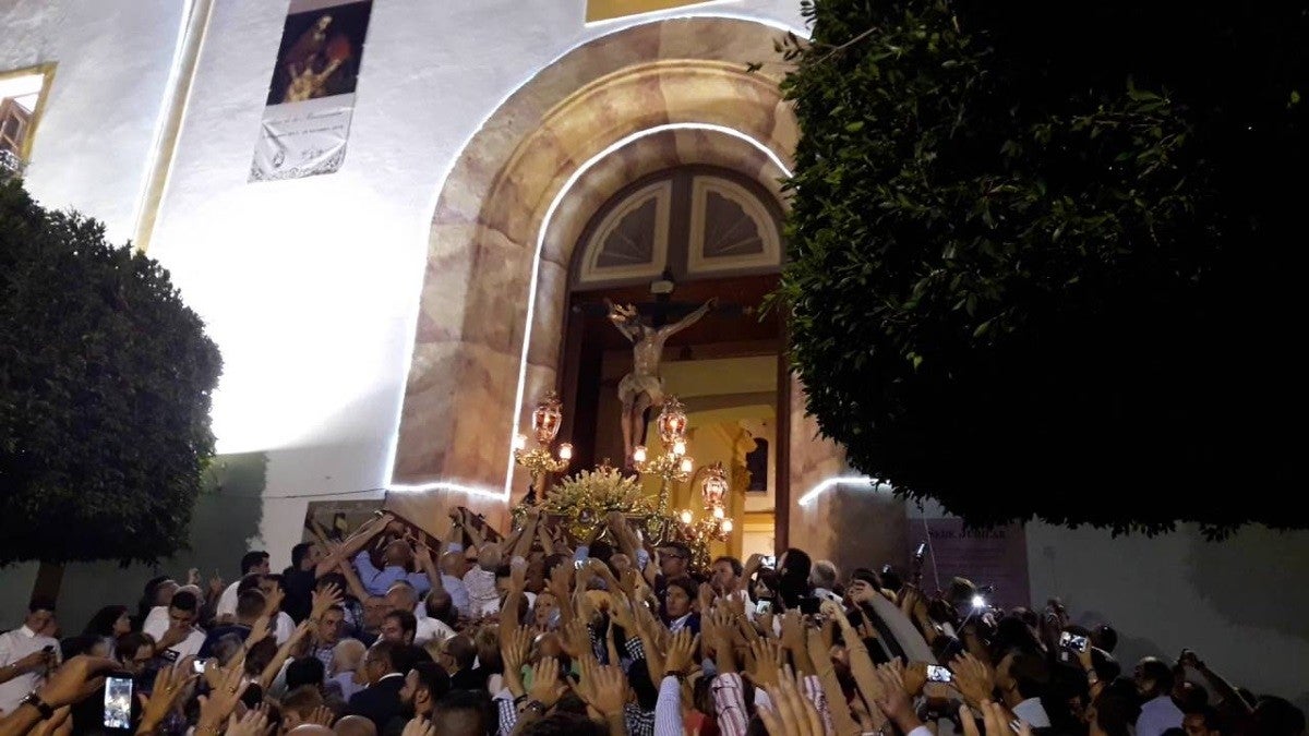 El Cristo de la Luz de Dalías espera más de 300.000 devotos El Cristo de la Luz de Dalías espera más de 300.000 devotos