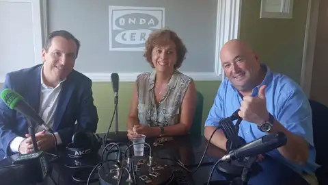 La Tertulia de los viernes con los abogados Juan Luis Gámez, Maribel Luna y Pepe Lorenzo La Tertulia de los viernes con los abogados Juan Luis Gámez, Maribel Luna y Pepe Lorenzo