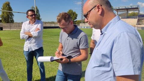 firma césped Rugby la Vila firma césped Rugby la Vila