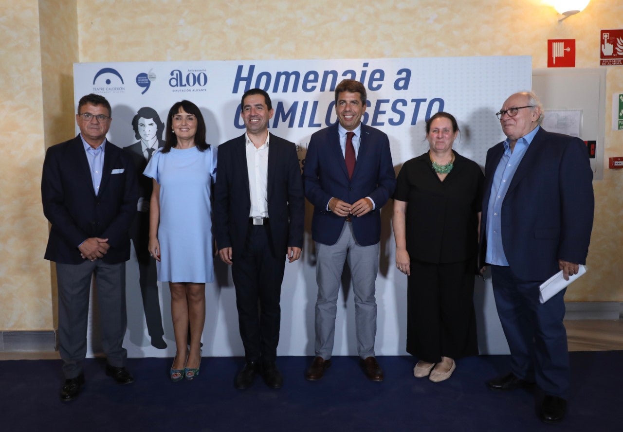 Alicante recuerda a Camilo Sesto con una gala-homenaje celebrada en Alcoy, su ciudad natal Alicante recuerda a Camilo Sesto con una gala-homenaje celebrada en Alcoy, su ciudad natal