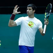 Carlos Alcaraz busca asegurar la clasificación de España en la Copa Davis Carlos Alcaraz busca asegurar la clasificación de España en la Copa Davis