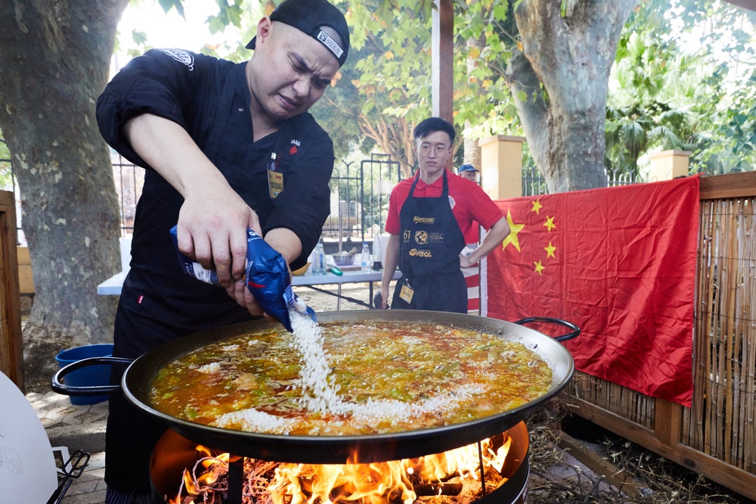 El secreto del chef chino Binhui Jiang para cocinar una paella de premio El secreto del chef chino Binhui Jiang para cocinar una paella de premio