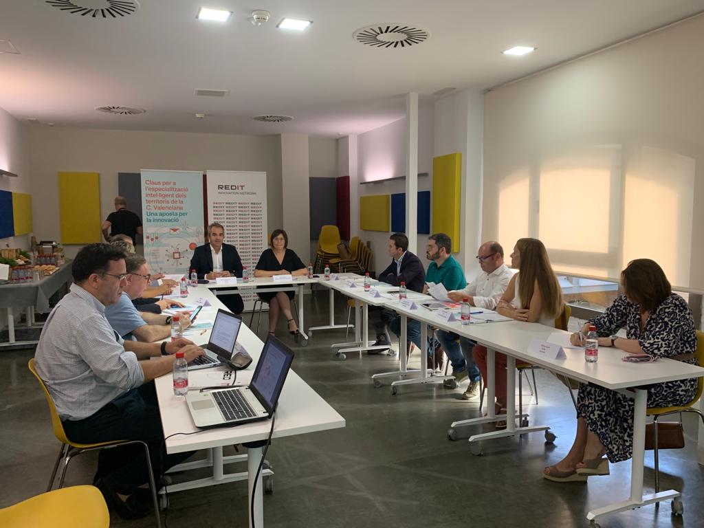REDIT y la DG de Innovación presentan las claves de la movilidad sostenible junto a los principales agentes del sector REDIT y la DG de Innovación presentan las claves de la movilidad sostenible junto a los principales agentes del sector