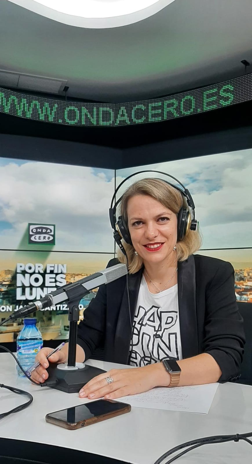 La economista Ana Comellas: "El dinero cada vez vale menos" La economista Ana Comellas: "El dinero cada vez vale menos"
