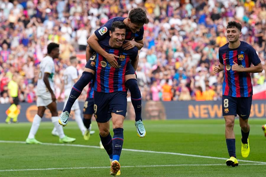 Lewandowski se resarce y el Barça arrolla al Elche Lewandowski se resarce y el Barça arrolla al Elche