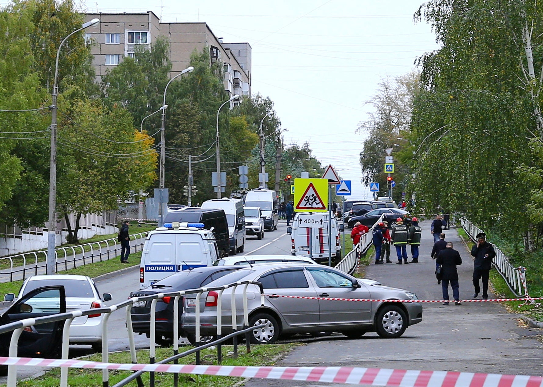 Ascienden a trece los muertos, siete de ellos niños, en un tiroteo en un colegio en Rusia Ascienden a trece los muertos, siete de ellos niños, en un tiroteo en un colegio en Rusia