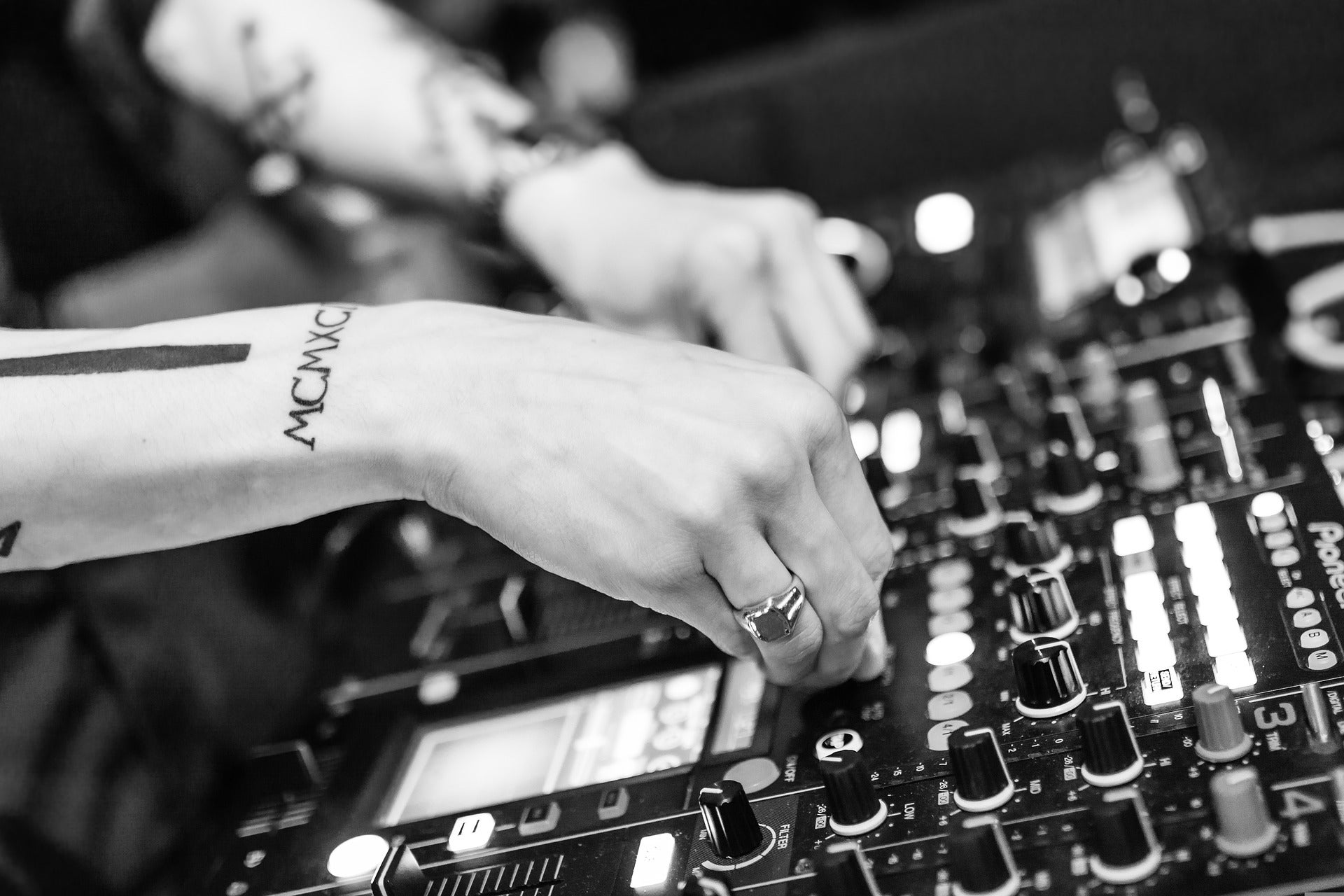 La radio y la música: el origen de los DJ