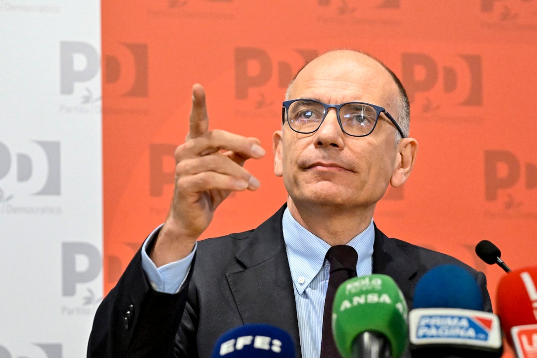 Enrico Letta, la primera víctima del ciclón de la extrema derecha en Italia Enrico Letta, la primera víctima del ciclón de la extrema derecha en Italia