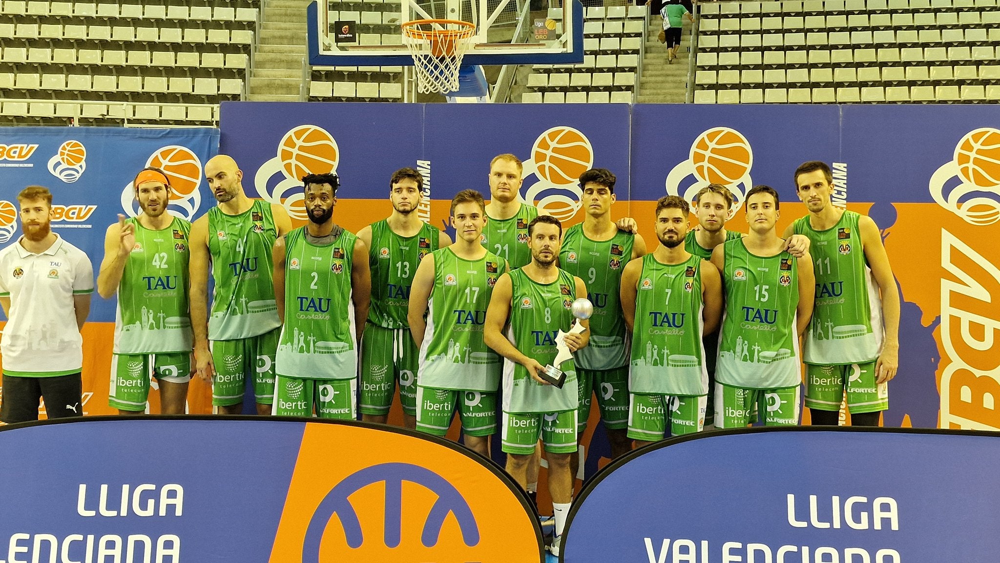 TAU mejora sus sensaciones pese a la derrota en Alicante TAU mejora sus sensaciones pese a la derrota en Alicante