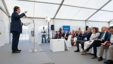 Plasencia pone las primera piedras de su segundo parque eólico y de su primera fotovoltaica Plasencia pone las primera piedras de su segundo parque eólico y de su primera fotovoltaica