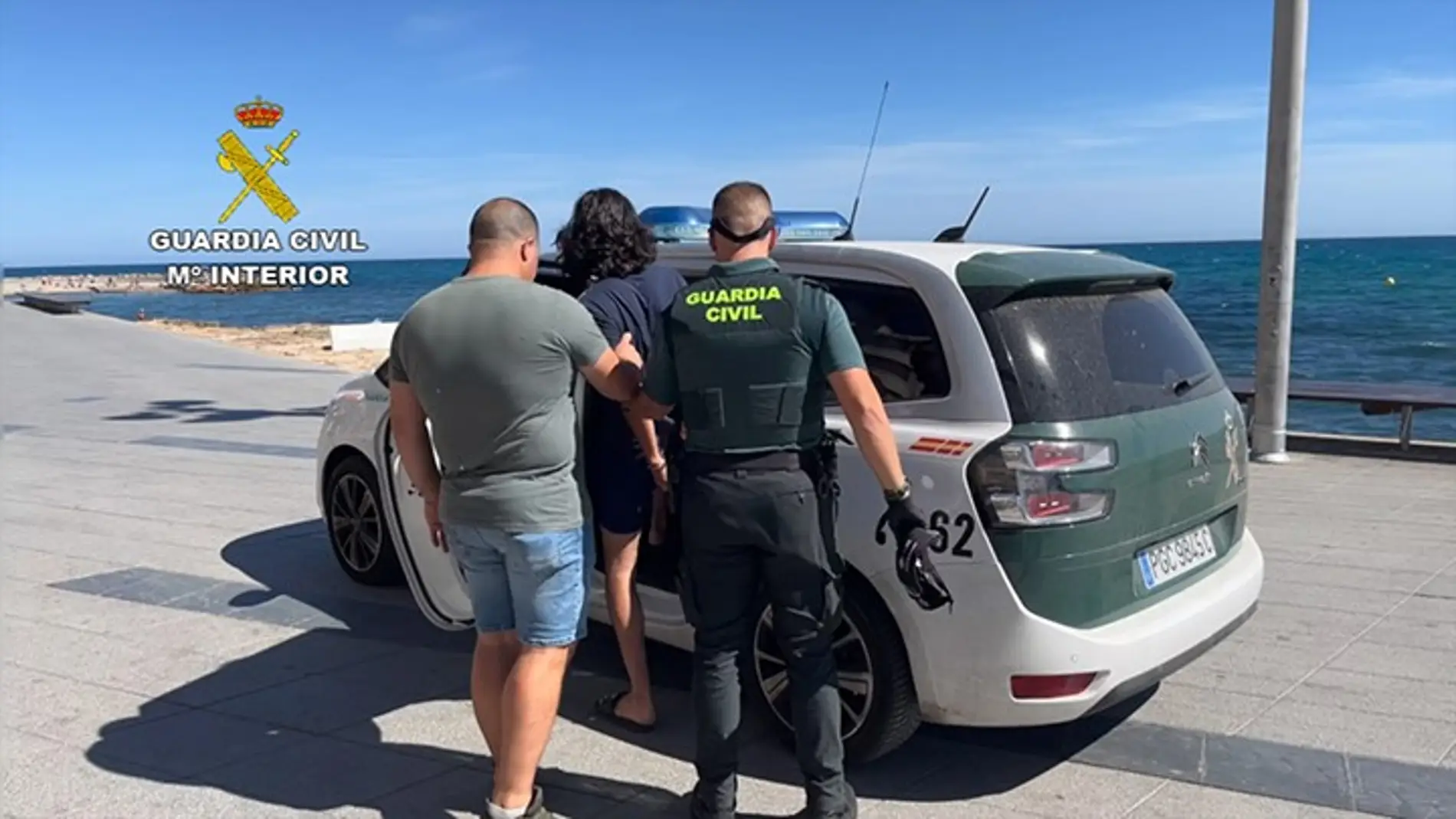 La Guardia Civil detiene a cuatro personas por una agresión sexual a una joven en Torrevieja 