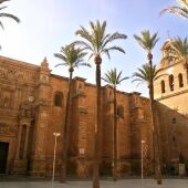 El Obispado de Almería aparta temporalmente a un sacerdote denunciado por "conversaciones inapropiadas" con un menor