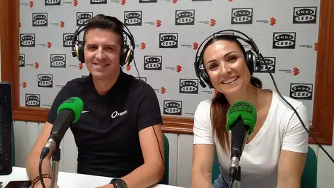 Isa López, precursora del ensayo, profesional del Ejercicio Físico y de la Nutrición, junto a César Martín, del Oxígeno Sport and Wellness Isa López, precursora del ensayo, profesional del Ejercicio Físico y de la Nutrición, junto a César Martín, del Oxígeno Sport and Wellness